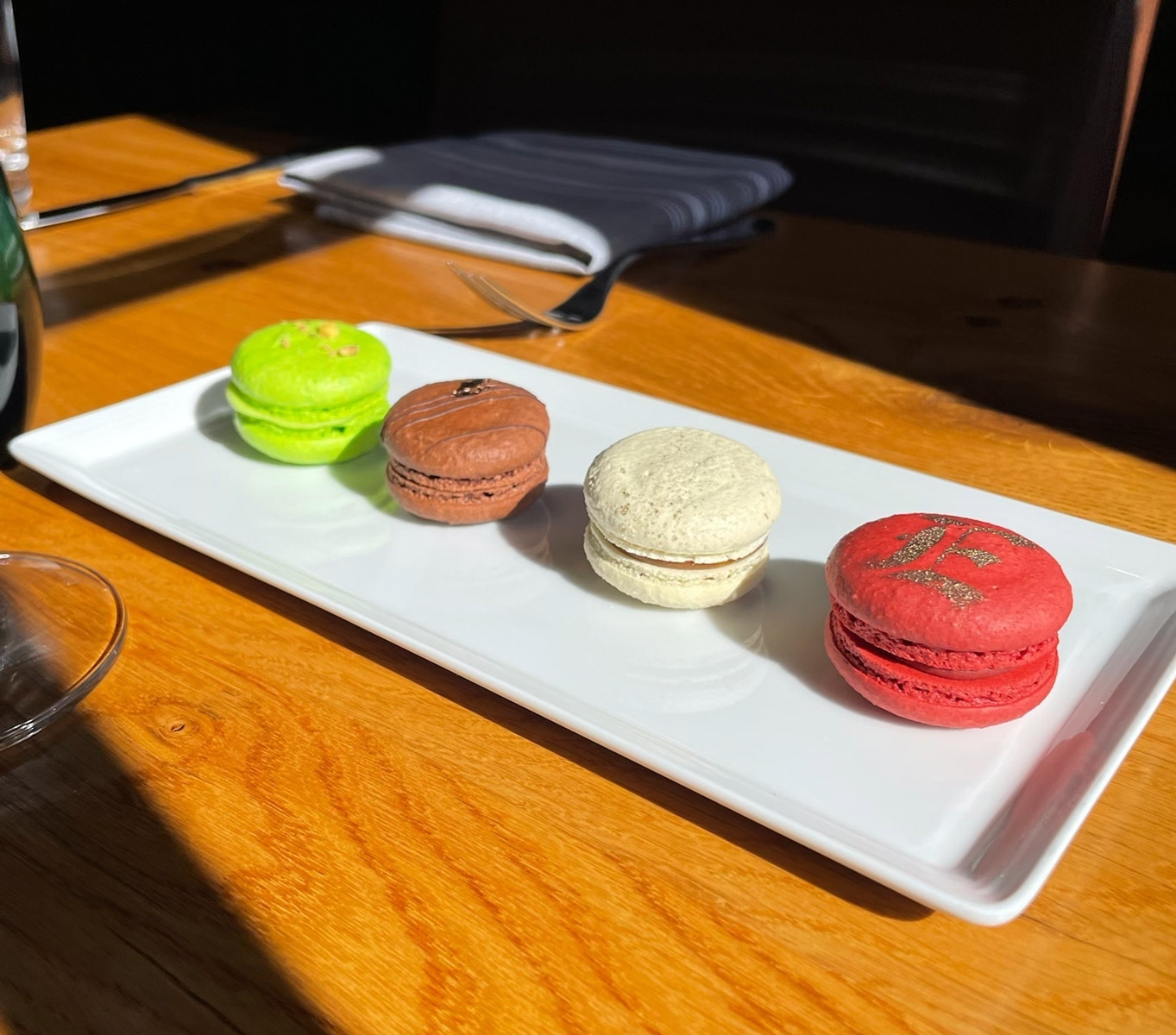 Looking for something sweet? Try the macarons from @almonddustpatisserie! We always have a rotating assortment of flavors. Tonight we have Pistachio, Dulce de Leche, Red Velvet, and Mississippi Mud<br/>
<br/>
<br/>
<br/>
#eatlocal #supportlocal #dessert #macaron #macaroon #southofbroad #charleston #almonddustpatisserie #sweettooth